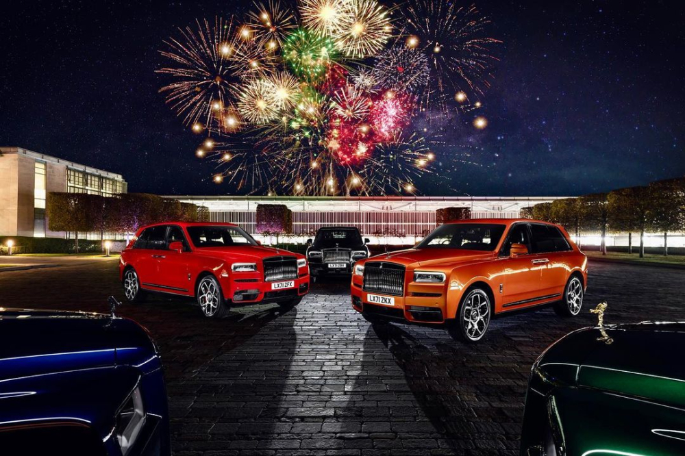 4 trong 5 chiếc Rolls-Royce Cullinan của bộ sưu tập xe Festival of Lights thuộc phiên bản Black Badge