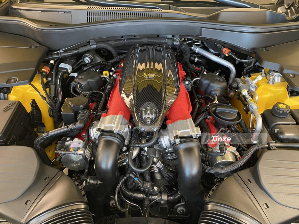 Động cơ xe V8 của Maserati Levante Trofeo do Ferrari phát triển Động cơ xe V8 của Maserati Levante Trofeo do Ferrari phát triển
