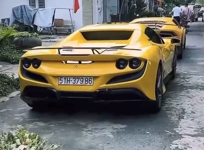 Si&ecirc;u xe Ferrari F8 Spider m&agrave;u v&agrave;ng độ Novitec c&ugrave;ng Lamborghini Huracan LP610-4