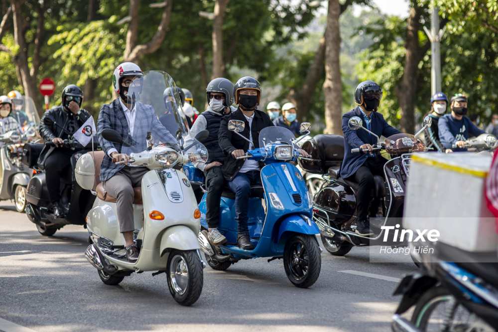 Dàn xe Vespa lâu lắm mới cùng nhau xuất hiện. Dàn xe Vespa lâu lắm mới cùng nhau xuất hiện.