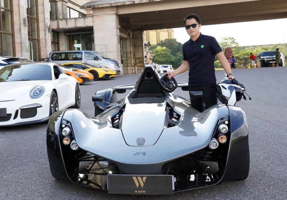 Hoàng Kim Khánh đã có mặt tại Campuchia và nhanh chóng trải nghiệm BAC Mono