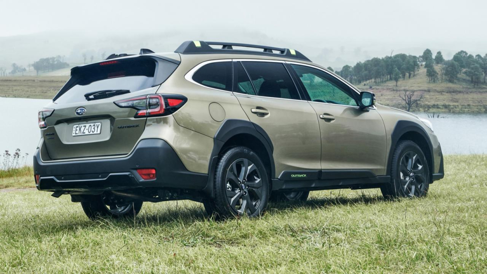 Subaru Outback 2021 c&oacute; khoảng s&aacute;ng gầm l&ecirc;n tới 213 mm hứa hẹn khả năng offroad dễ d&agrave;ng.