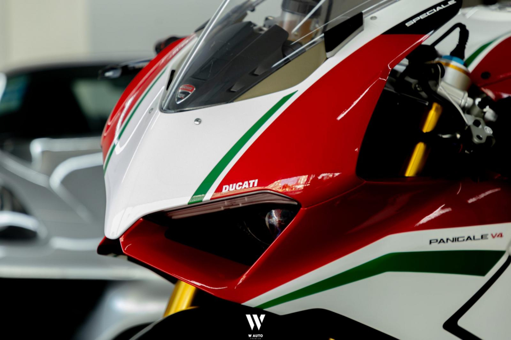 Bộ áo 3 màu của xe Ducati Panigale V4 Speciale