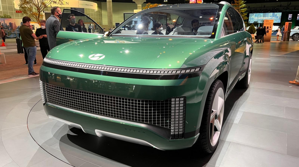 Hệ thống đèn ấn tượng trên đầu xe của Hyundai SEVEN Concept