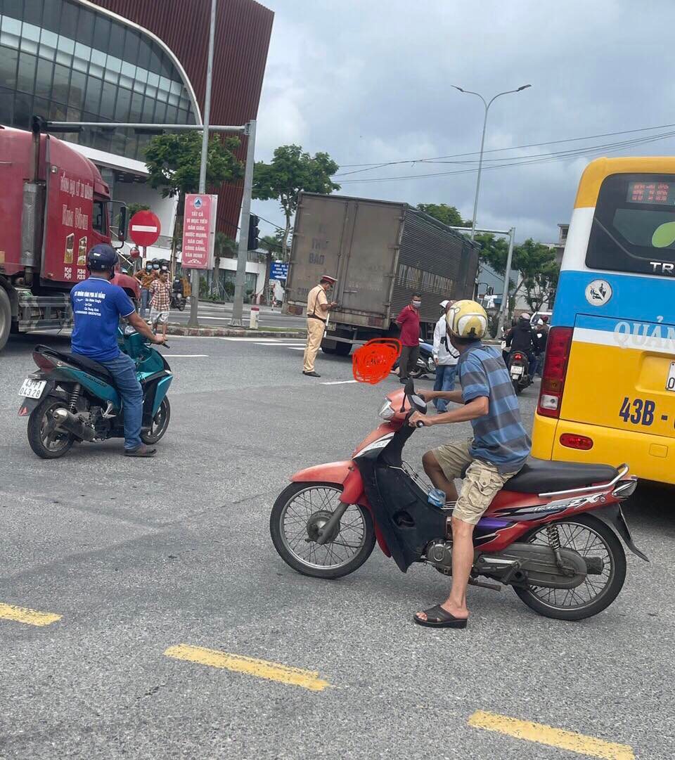 Hiện trường vụ tai nạn thương t&acirc;m tại Đ&agrave; Nẵng v&agrave;o s&aacute;ng nay