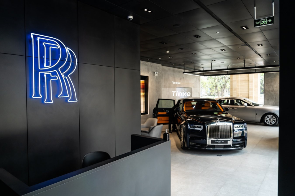Rolls-Royce Việt Nam chính thức khai trương đại lý đầu tiên ở Sài thành sau nhiều năm kinh doanh ngoài Hà Nội Rolls-Royce Việt Nam chính thức khai trương đại lý đầu tiên ở Sài thành sau nhiều năm kinh doanh ngoài Hà Nội