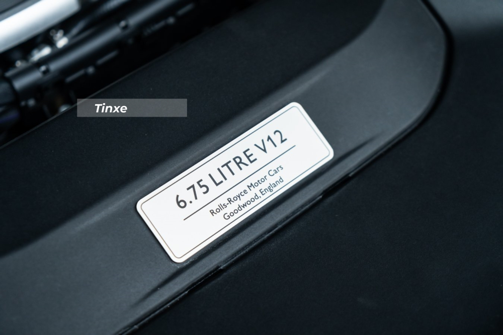 Khối động cơ V12, dung tích 6.75 lít huyền thoại của Rolls-Royce hứa hẹn sẽ mang đến những trải nghiệm tuyệt vời nhất cho khách hàng trong Nam cũng như các tỉnh thành khác Khối động cơ V12, dung tích 6.75 lít huyền thoại của Rolls-Royce hứa hẹn sẽ mang đến những trải nghiệm tuyệt vời nhất cho khách hàng trong Nam cũng như các tỉnh thành khác