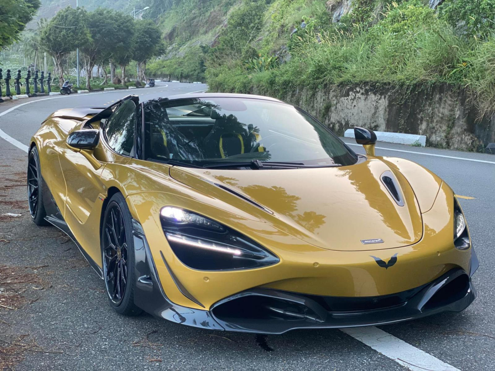 Diện mạo xe khác biệt sau khi được độ body kit Novitec