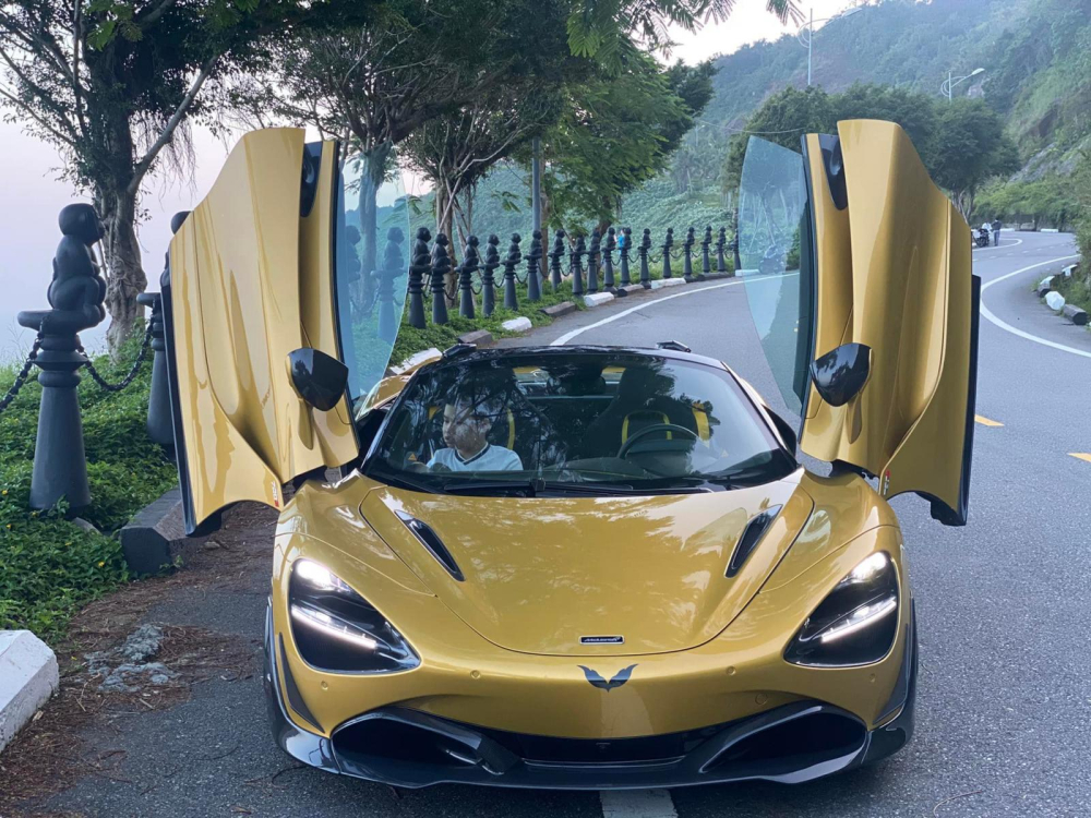 McLaren 720S Spider độ Novitec hàng hiếm tại Việt Nam khoe dáng tại bán đảo đẹp nhất Đà Nẵng