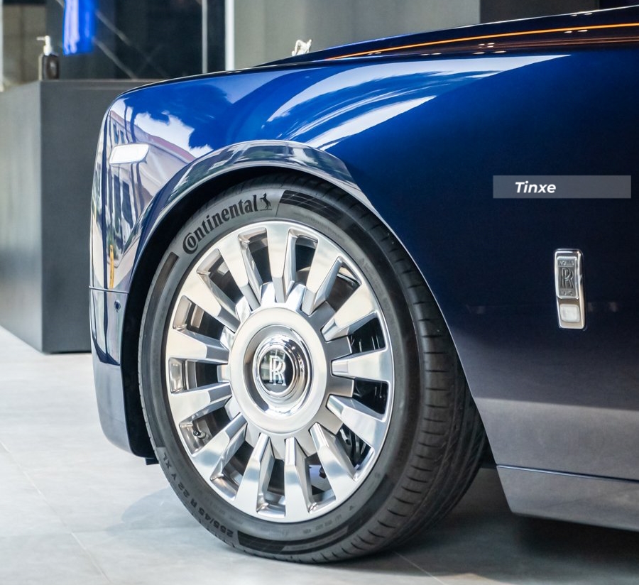 Gi&aacute; lăn b&aacute;nh của một chiếc xe Rolls-Royce Phantom VIII c&oacute; thể tr&ecirc;n 55 tỷ đồng