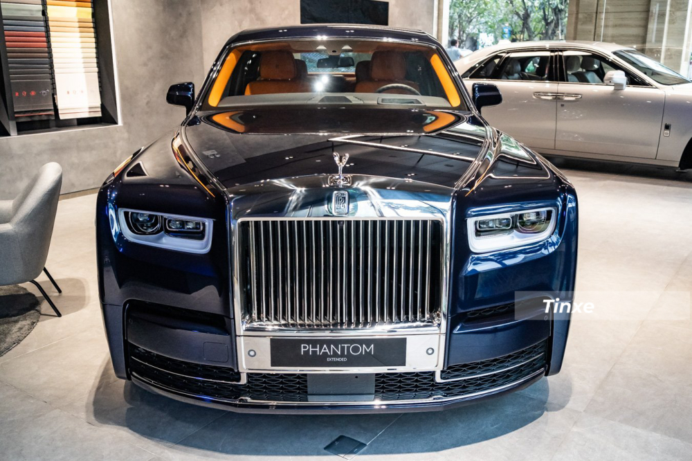 Rolls-Royce Phantom thế hệ mới ch&iacute;nh h&atilde;ng với m&agrave;u sơn độc c&ugrave;ng nội thất c&aacute; nh&acirc;n h&oacute;a cao cấp