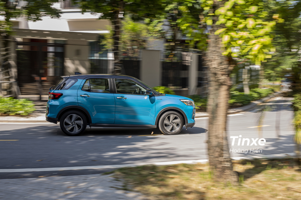 Toyota Raize là mẫu xe SUV cỡ A được trang bị động cơ tăng áp 1.0L đầu tiên tại Việt Nam. Toyota Raize là mẫu xe SUV cỡ A được trang bị động cơ tăng áp 1.0L đầu tiên tại Việt Nam.