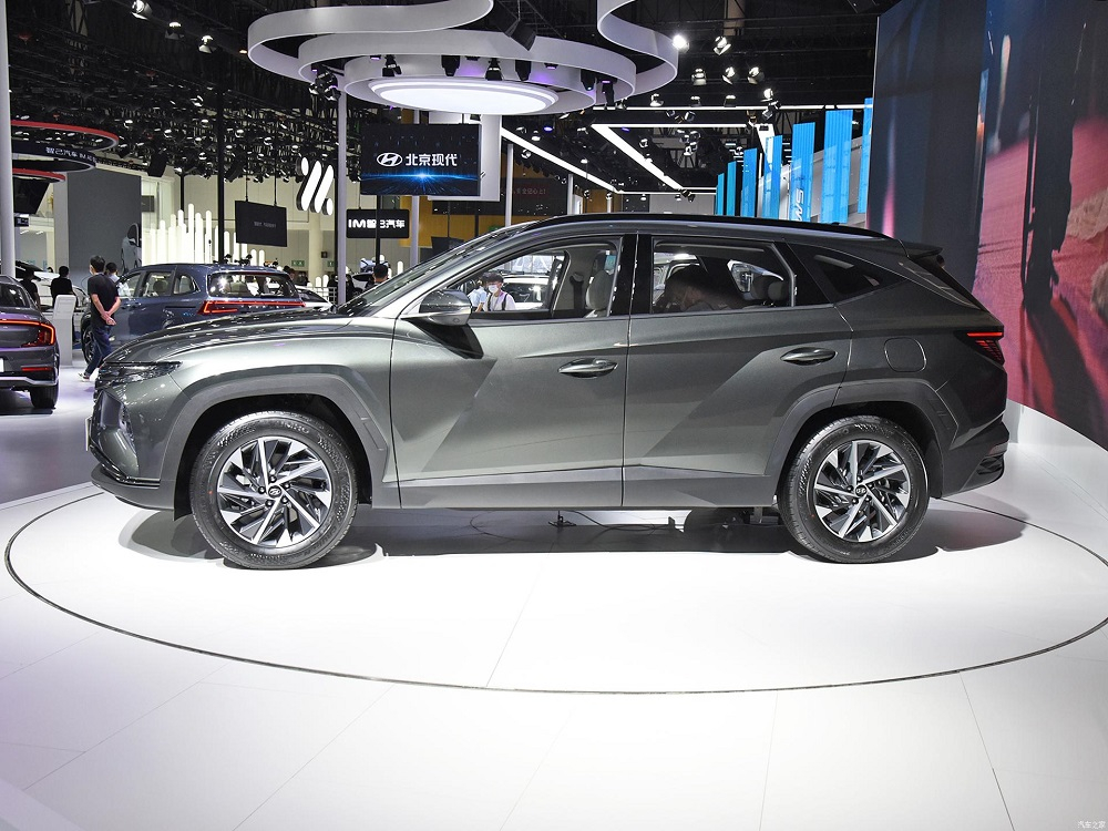 Hyundai Tucson L Hybrid 2022 có kích thước khá lớn