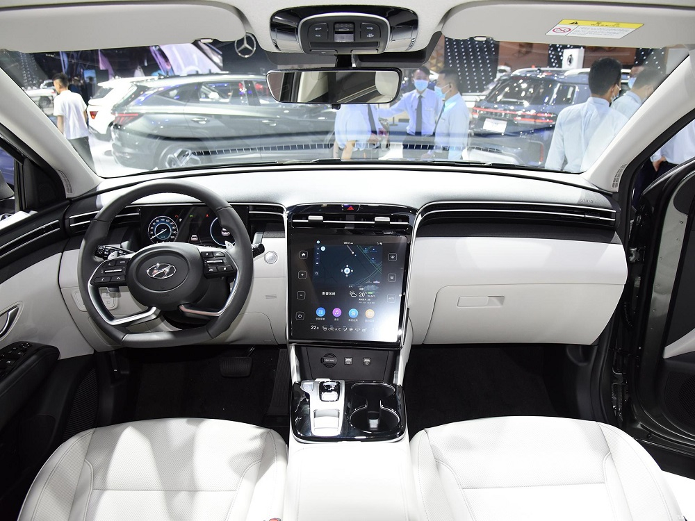Nội thất bên trong Hyundai Tucson L Hybrid 2022