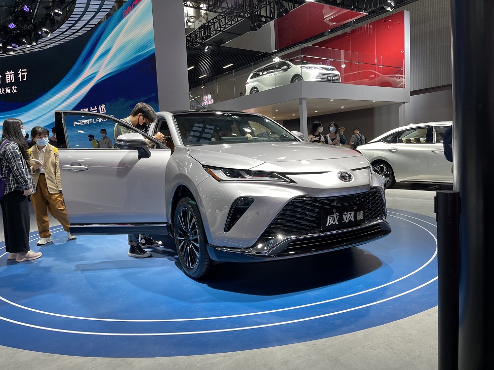 Toyota Venza 2022 phiên bản máy xăng