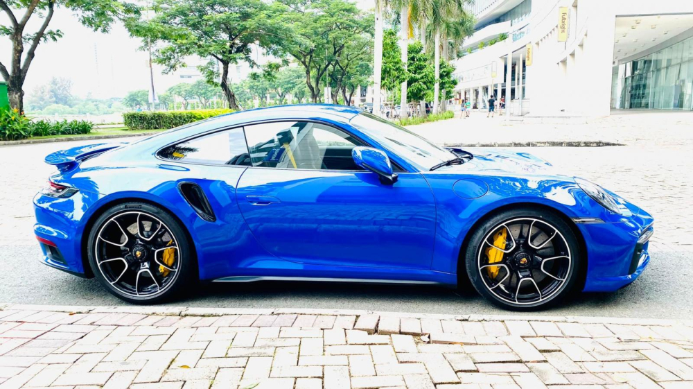 Bắt gặp Porsche 911 Turbo S 2021 của doanh nhân từng sở hữu 2 xe Lamborghini chính hãng đầu tiên Việt Nam