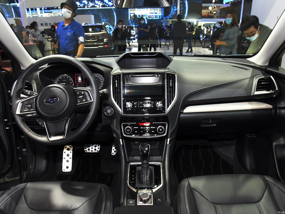 Nội thất bên trong Subaru Forester 2022