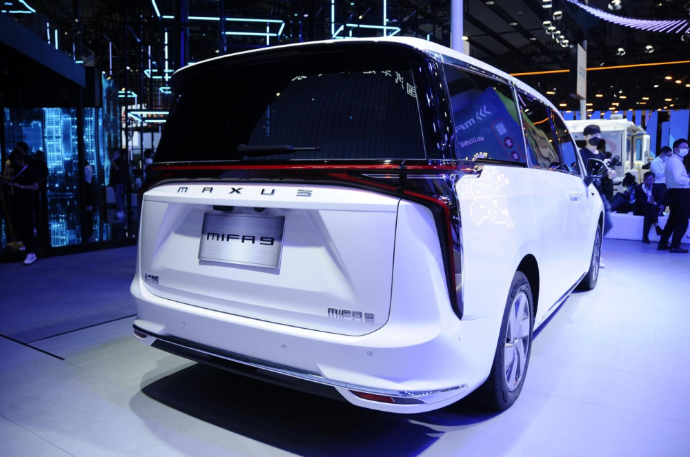 Phía sau của SAIC Maxus Mifa 9
