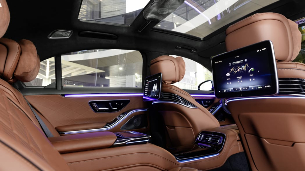 Hàng ghế thứ 2 của Mercedes-Benz S-Class 2021.