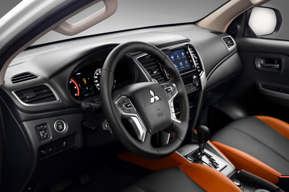 Nội thất của Mitsubishi Triton Athlete 2022.