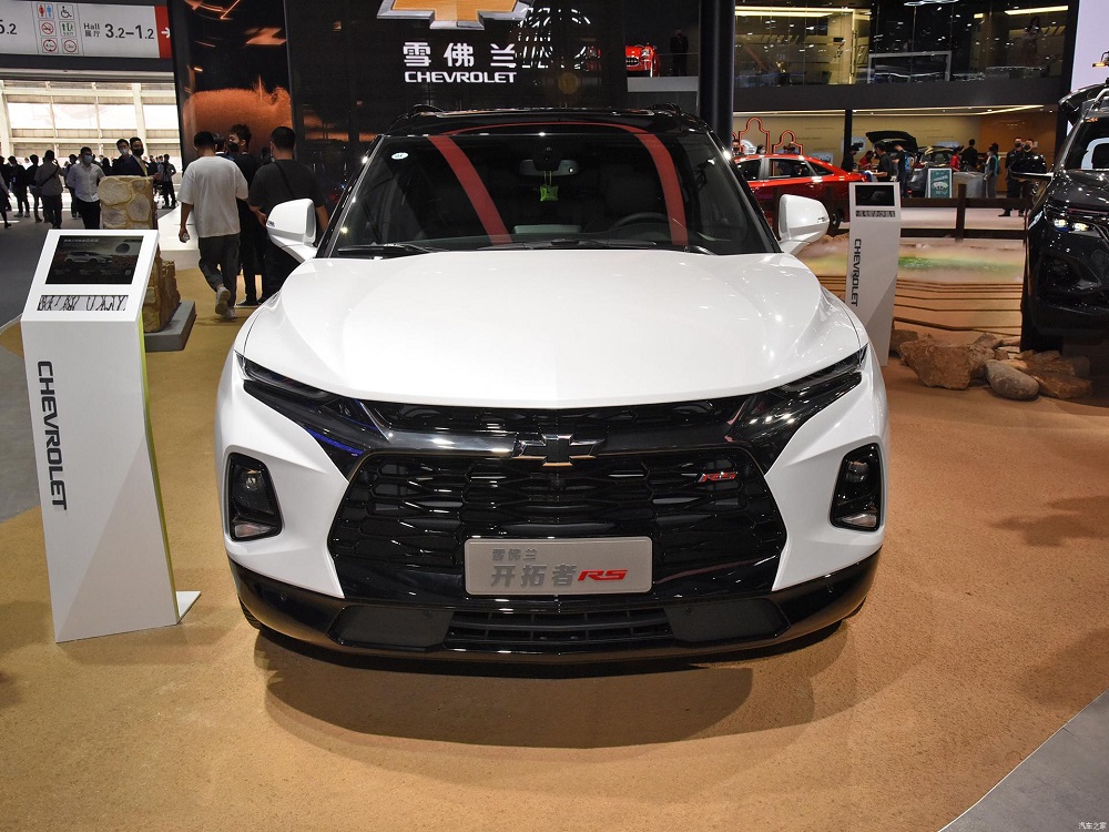 Chevrolet Blazer 48V White Night Edition tiết kiệm xăng nhờ hệ truyền động mild hybrid