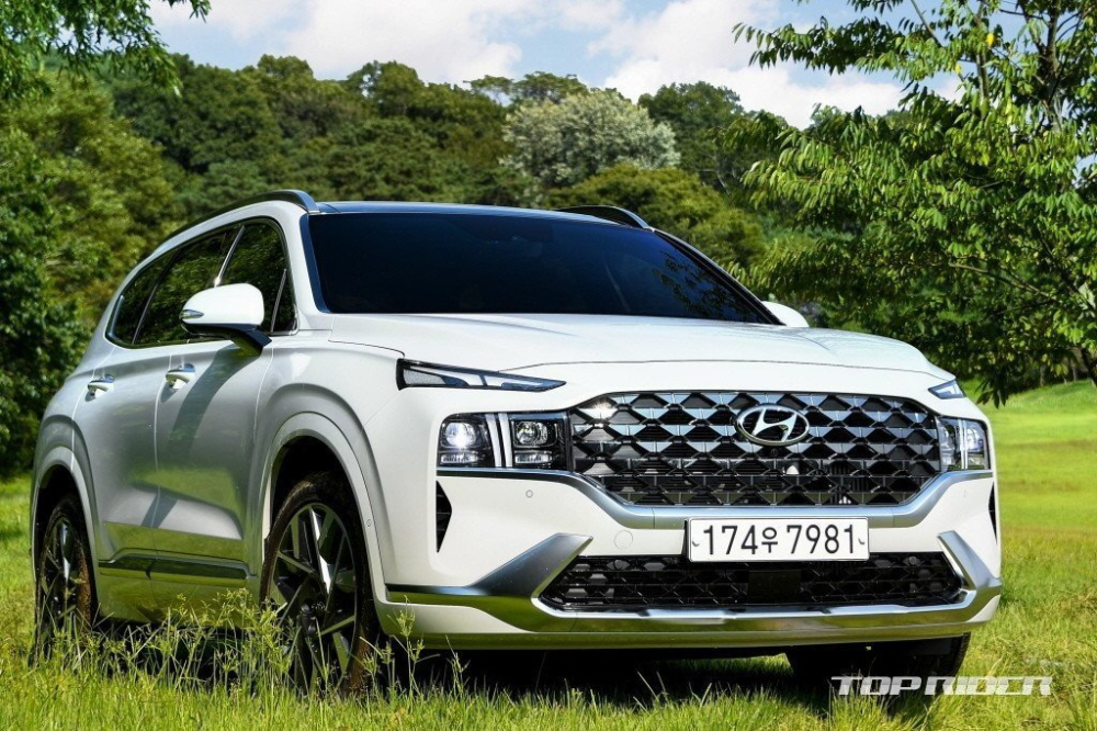 Hyundai Santa Fe sắp có thêm phiên bản 6 chỗ