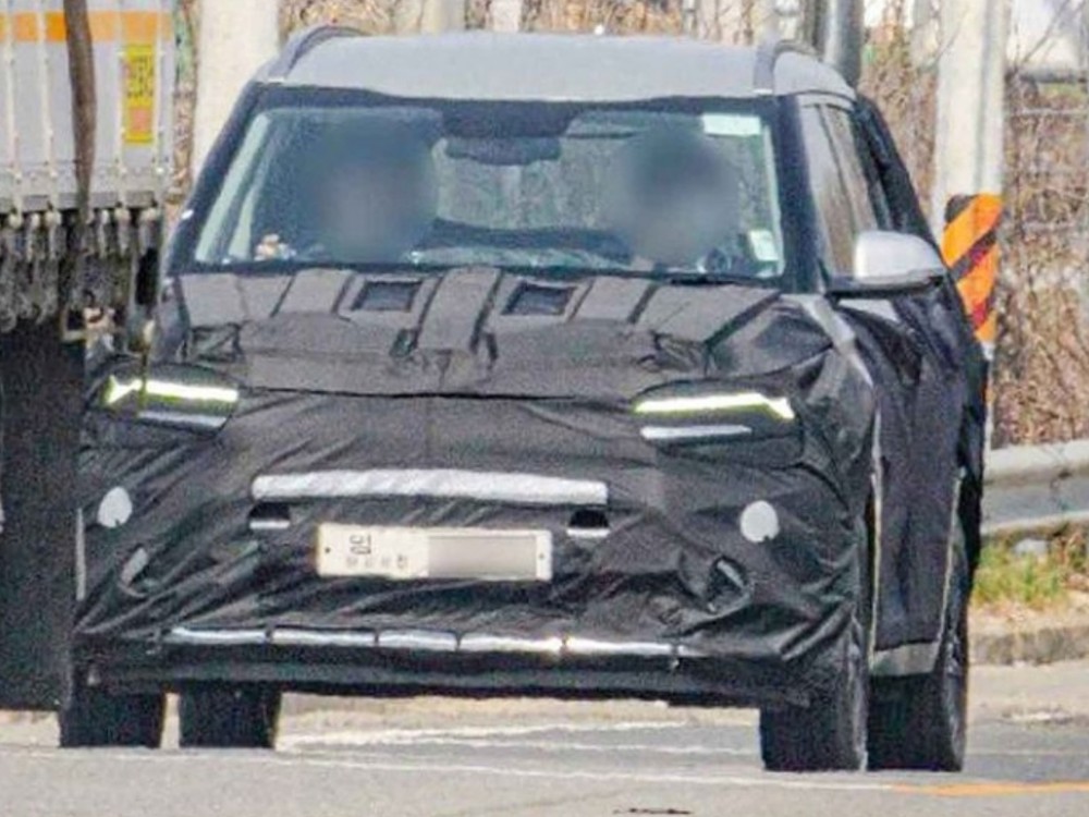 Thiết kế đầu xe của Kia Carens 2022