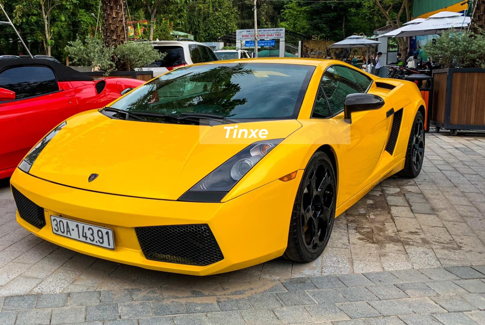 Chiếc xe Lamborghini Gallardo này mới được đại gia Việt mua về garage