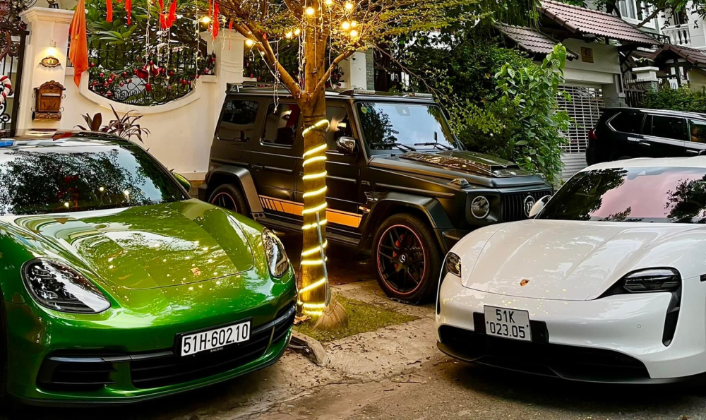Xe điện Porsche Taycan của 2 vợ chồng này mới nhận bàn giao được vài ngày