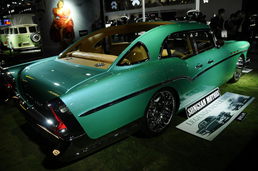 Phía sau của Songsan Motors Monterey