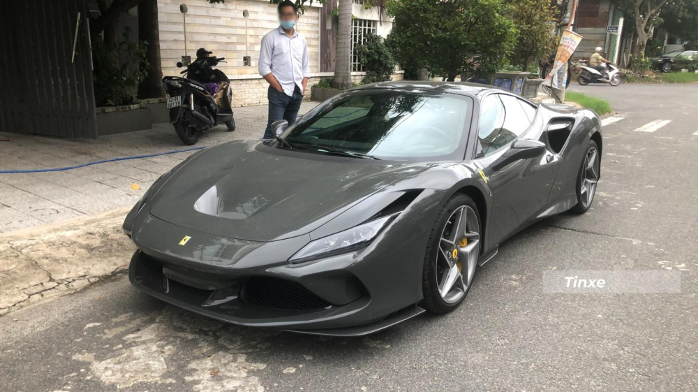 Siêu xe Ferrari F8 Tributo bất ngờ xuất hiện trên đường phố Đà Nẵng, hàng mới về với màu sơn độc nhất Siêu xe Ferrari F8 Tributo bất ngờ xuất hiện trên đường phố Đà Nẵng, hàng mới về với màu sơn độc nhất