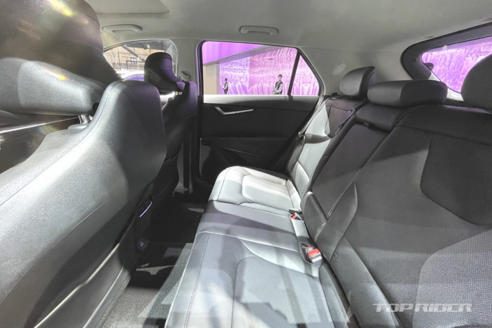 Hàng ghế sau của Kia Niro 2022 Hàng ghế sau của Kia Niro 2022