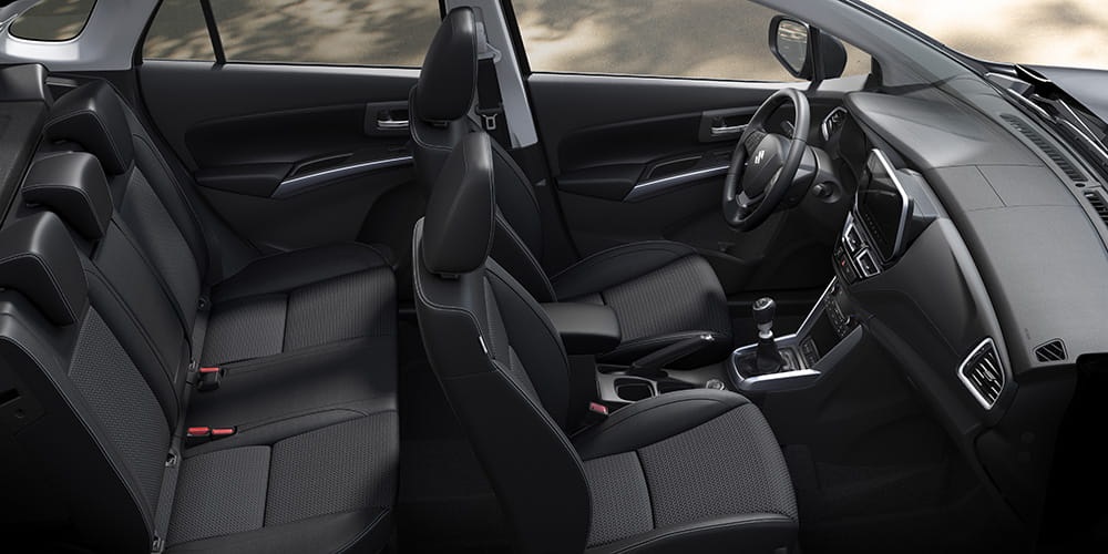 Suzuki SX4 S-Cross 2022 được trang bị nội thất 5 chỗ ngồi