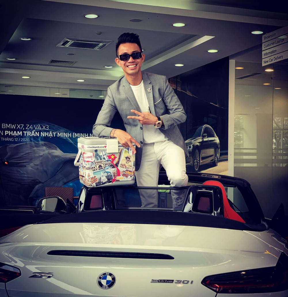Minh Minh Nhựa lúc tậu xe BMW theo lô bao gồm Z4, X3 và X7