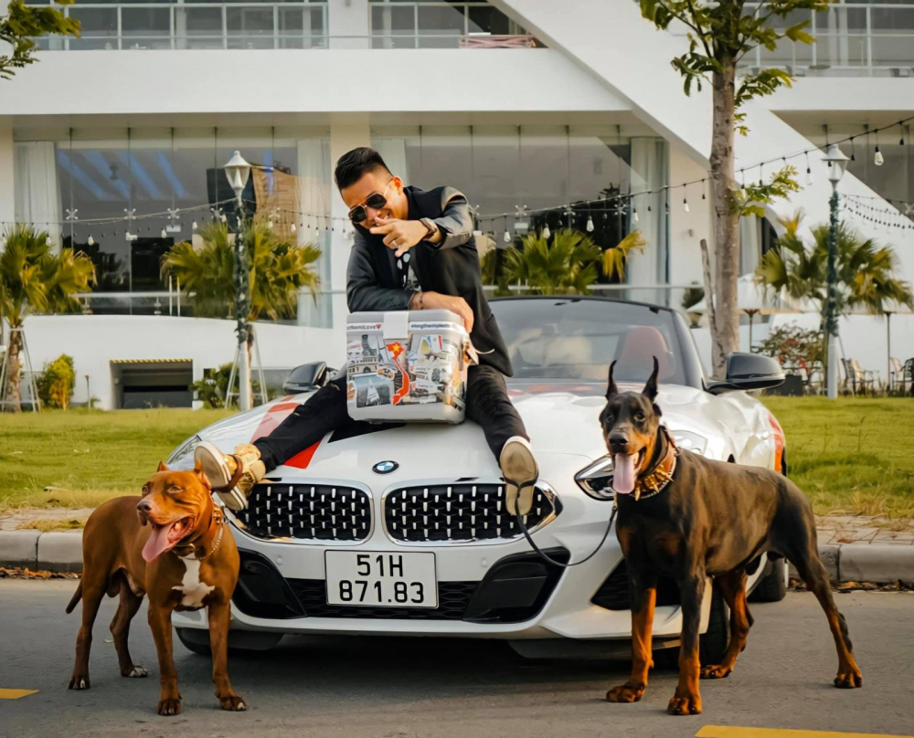 Minh Minh Nhựa tiếp tục thanh lý xe BMW, lần này là Z4 mui trần