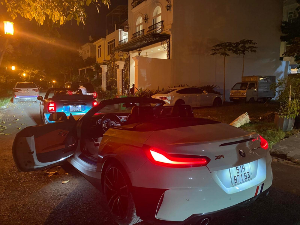 BMW Z4 lúc còn ở với Minh BMW Z4 lúc còn ở với Minh Nhựa