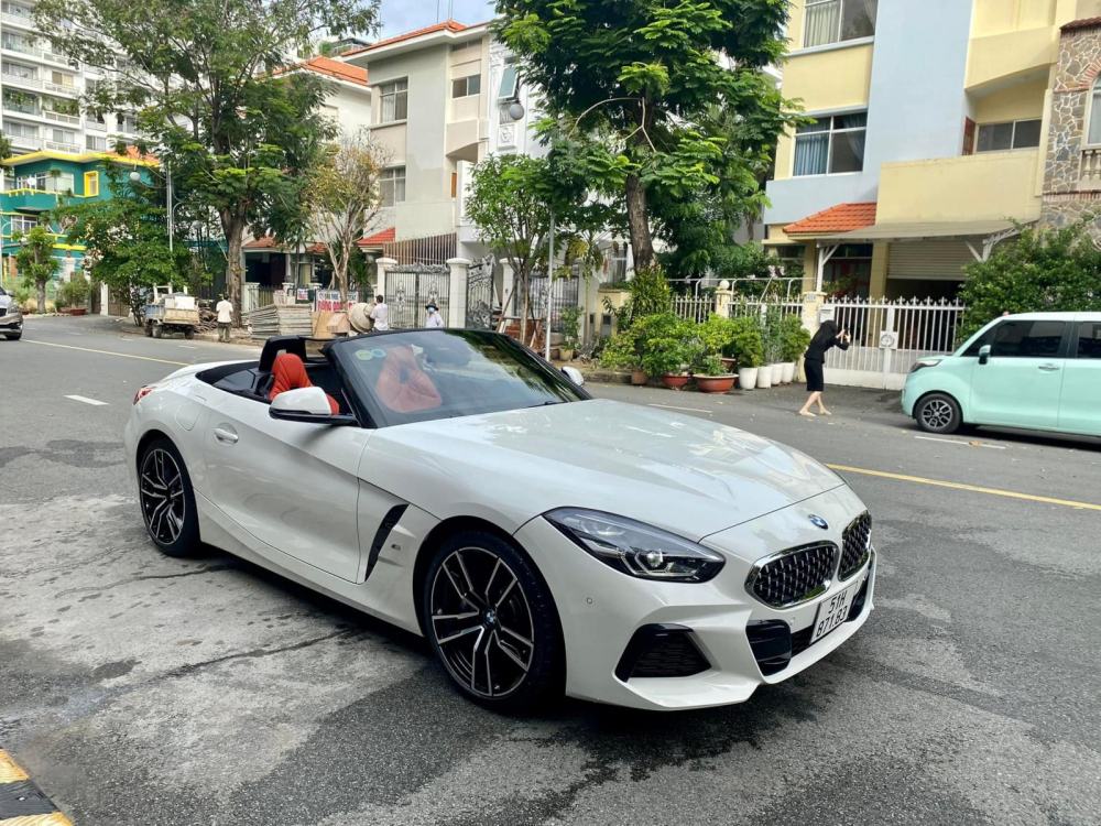 Đây là 1 trong số ít xe BMW Z4 hàng lướt tại Việt Nam
