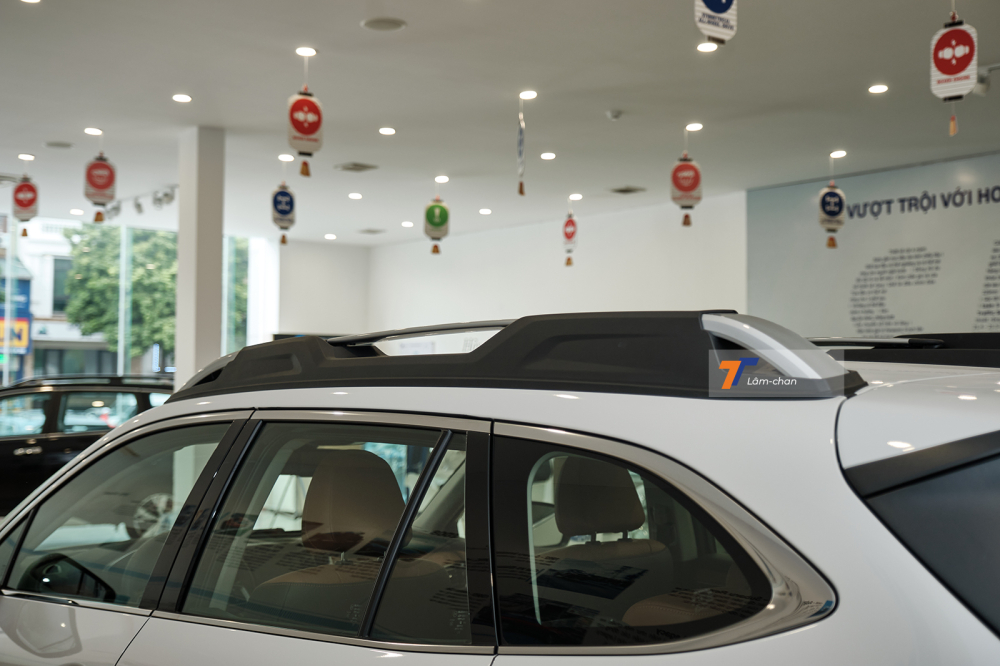 Xe được trang bị sẵn giá nóc. Xe được trang bị sẵn giá nóc.