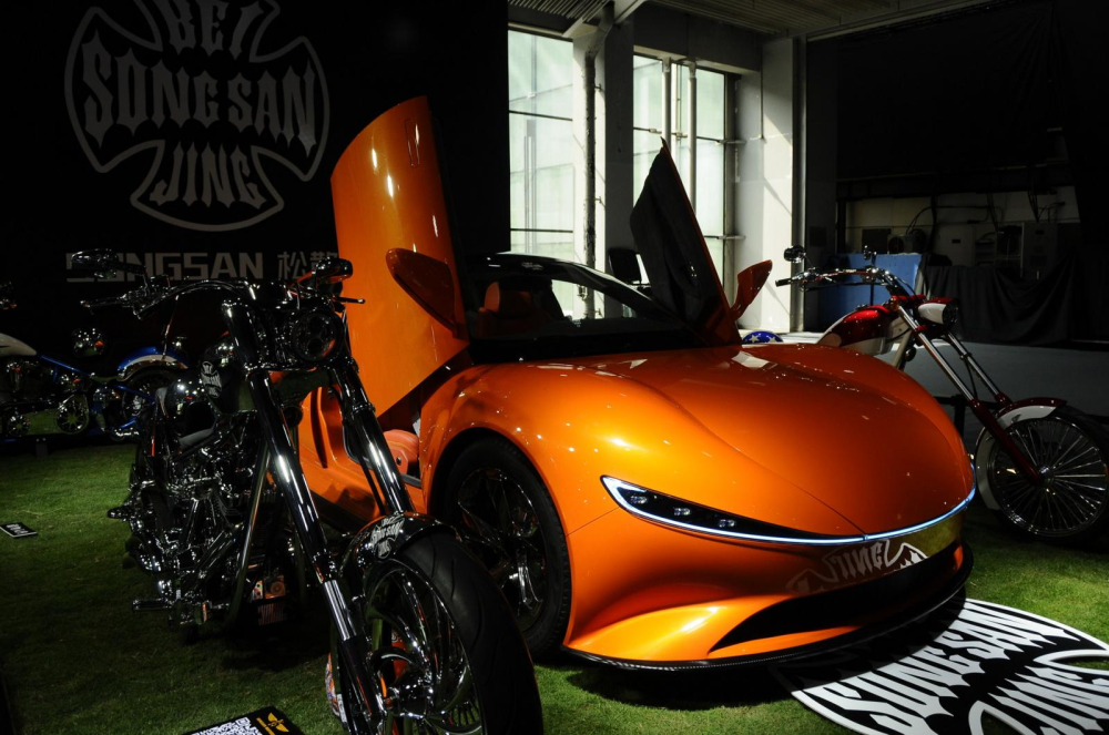 Ph&iacute;a trước của Songsan Motors SS GT