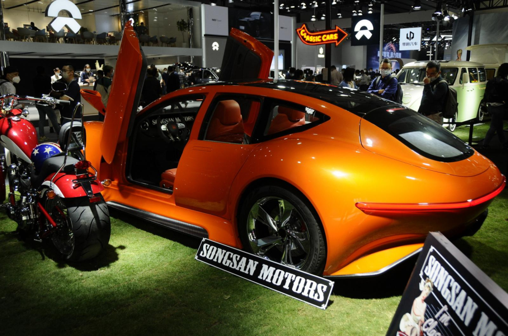 Ph&iacute;a sau của Songsan Motors SS GT