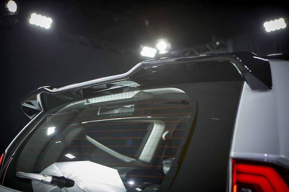 Cánh gió mui của Mitsubishi Pajero Sport Ralliart 2022