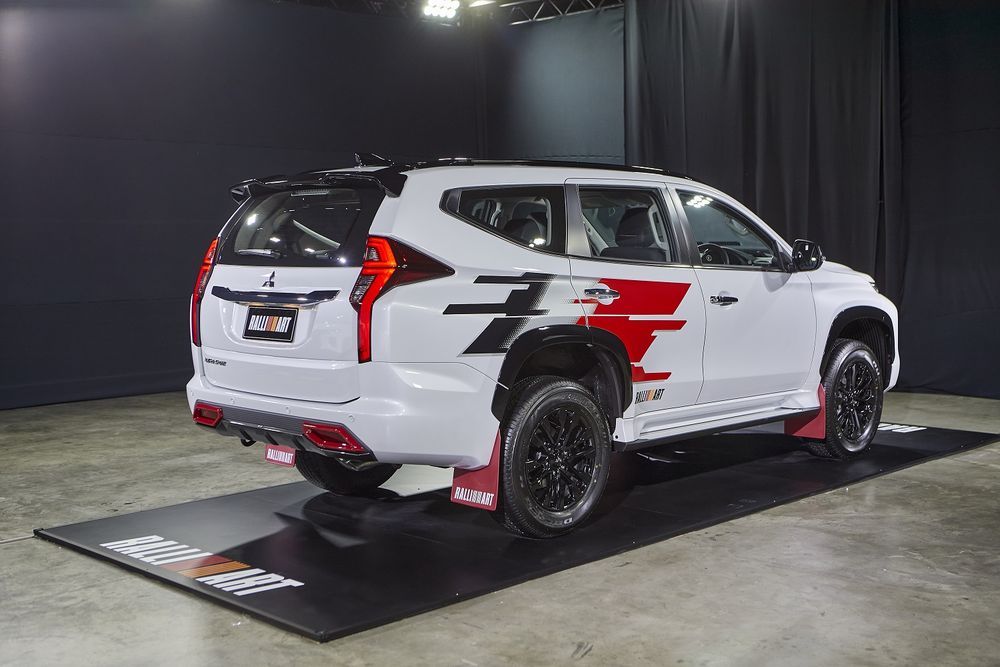 Mitsubishi Pajero Sport Ralliart 2022 dùng động cơ như bản thường