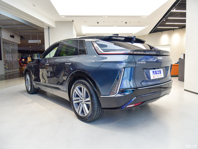 Cadillac Lyriq hiện chỉ có hệ dẫn động cầu sau Cadillac Lyriq hiện chỉ có hệ dẫn động cầu sau
