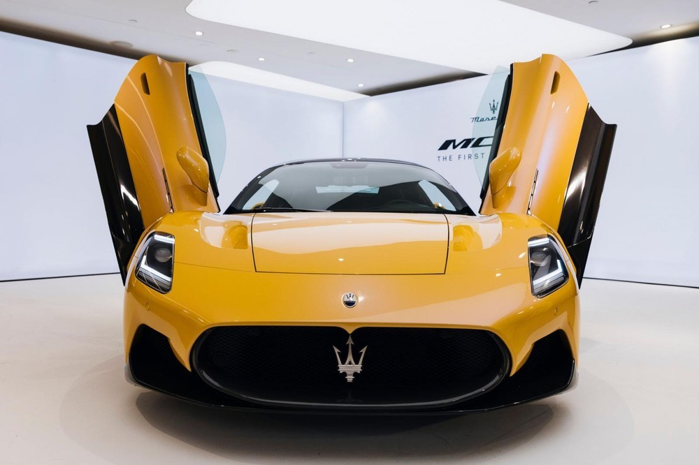 Maserati MC20 sở hữu cửa cắt kéo Maserati MC20 sở hữu cửa cắt kéo