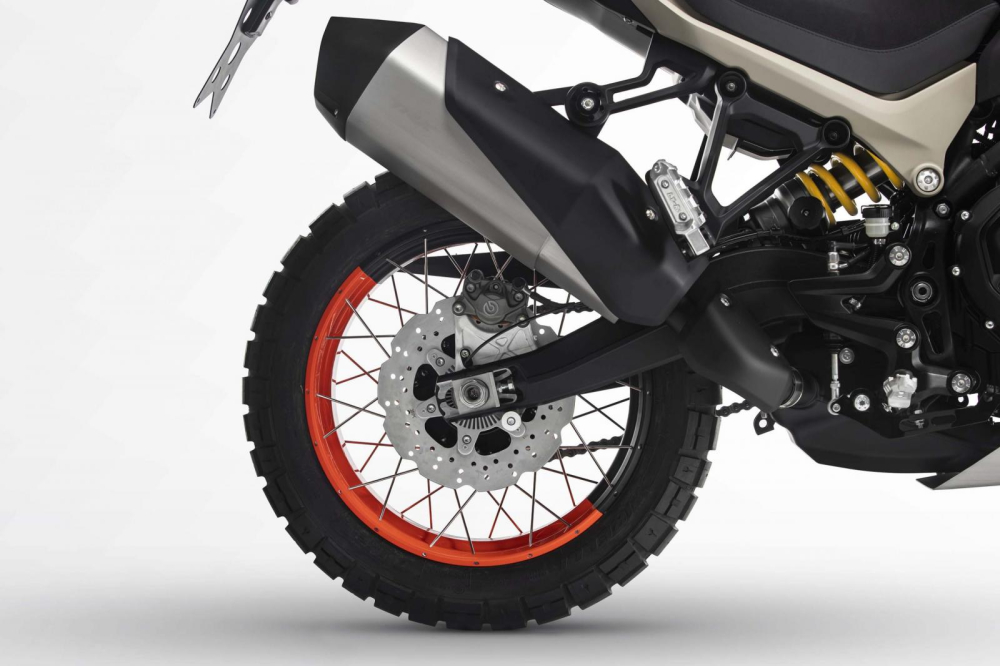 Benelli TRK 800 2022