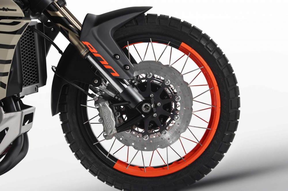 Benelli TRK 800 2022