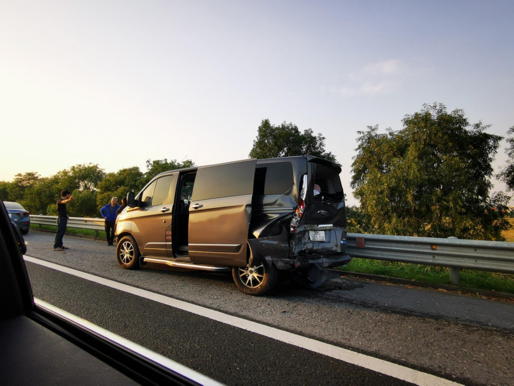 Chiếc Ford Tourneo tại hiện trường vụ tai nạn