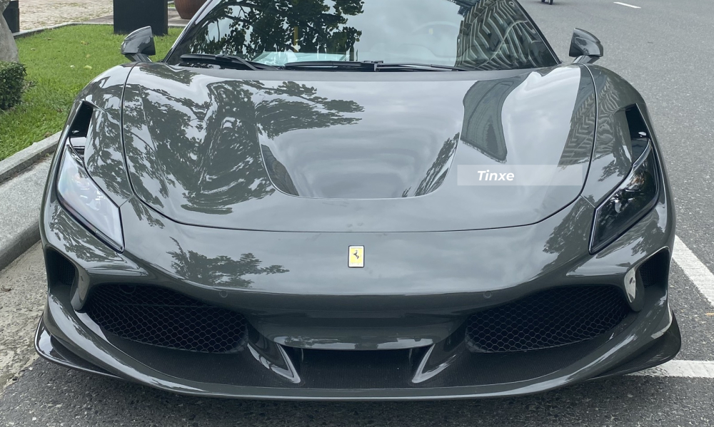 Thiết kế phần mặt tiền của xe Ferrari F8 Tributo với điểm nhấn là hốc gió S-Duct