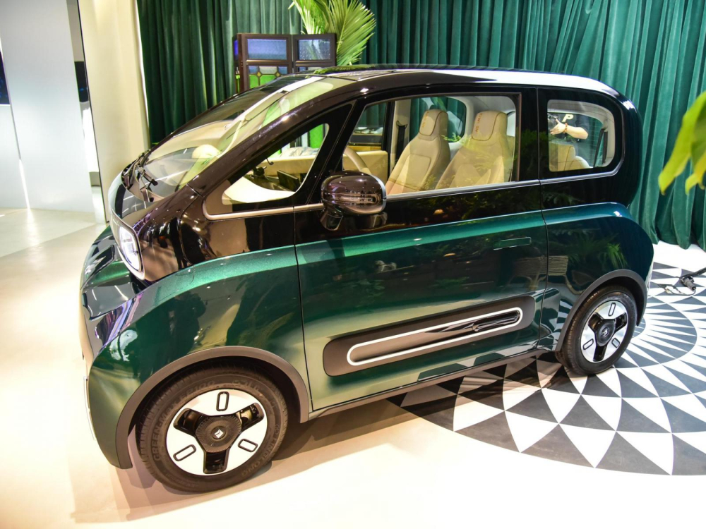 KiWi EV sở hữu màu sơn phối 2 màu