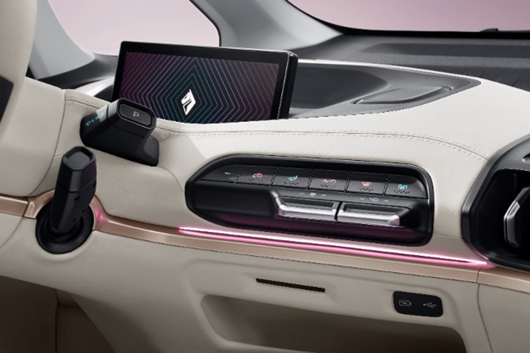 KiWi EV có màn hình khá lớn sau vô lăng